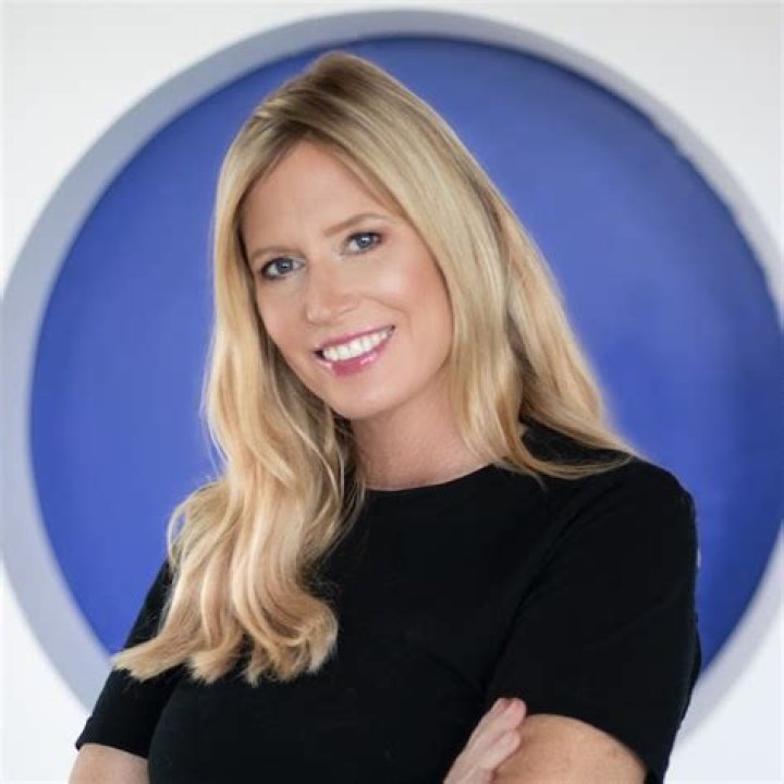 Erin Elizabeth: Wiki (Health Nut News), Bio, Age, Husband, Net Worth 