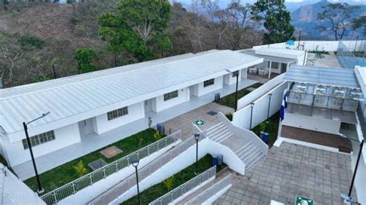	Evacuaron dos escuelas de Coral Springs por amenazas	