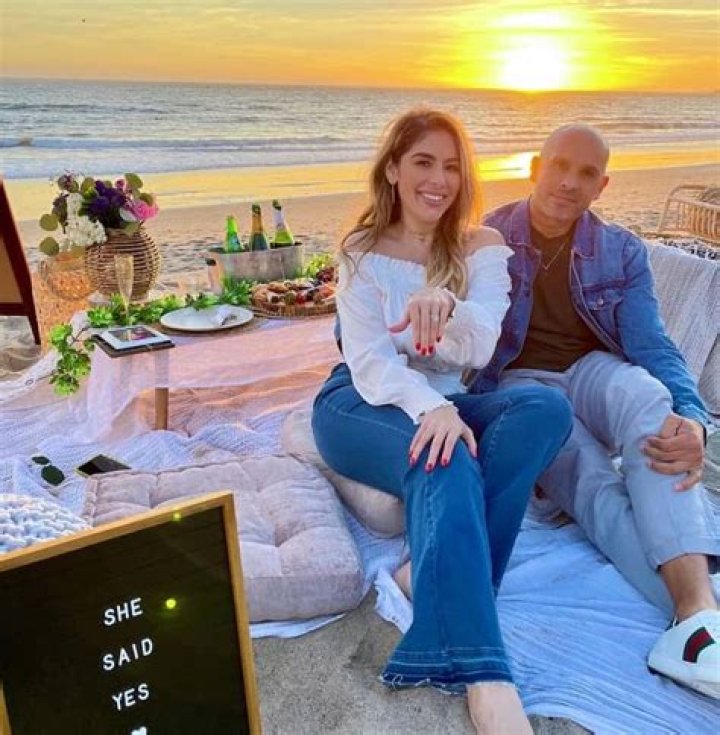 Evelyn Sicairos - Bio, Career, Married, Net Worth, Height, Facts