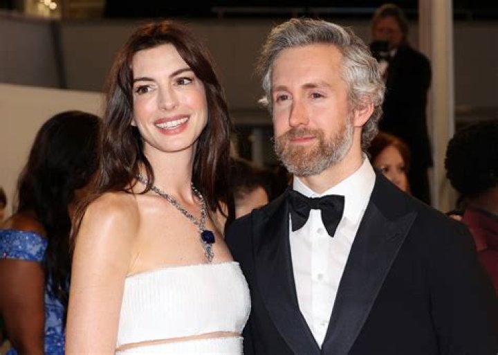 Exploring Anne Hathaway's Dating History: A Glimpse Into Her Romantic Life