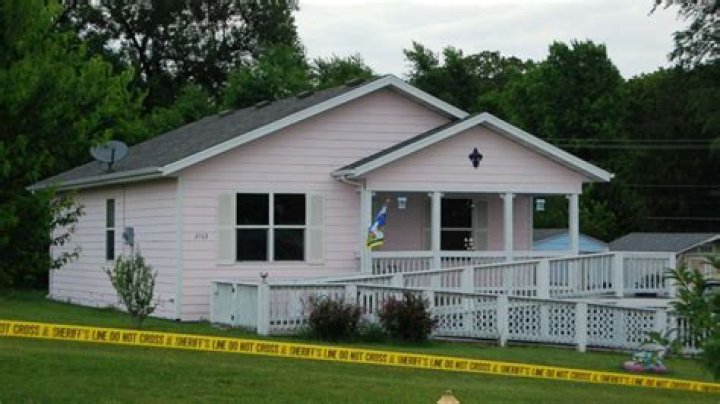 Exploring The Dark Side: Dee Dee Crime Pics And The Truth Behind The Infamous Case