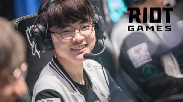 Faker calls on Riot for win trading changes in LoL solo queue
