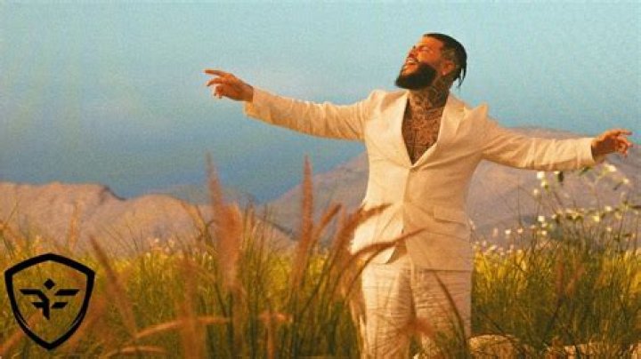 Farruko's Pop Video 