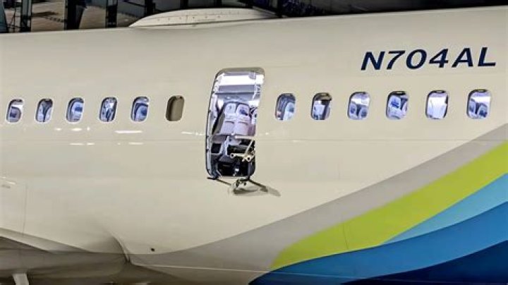 	Feds investigating fuselage hole that sent flight back to Miami	
