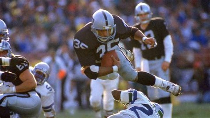 Former Raiders fullback Steve Smith dies at age 57