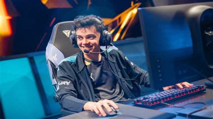 From LCS playoffs to teamless, ex-Cloud9 Isles is eager to prove his worth