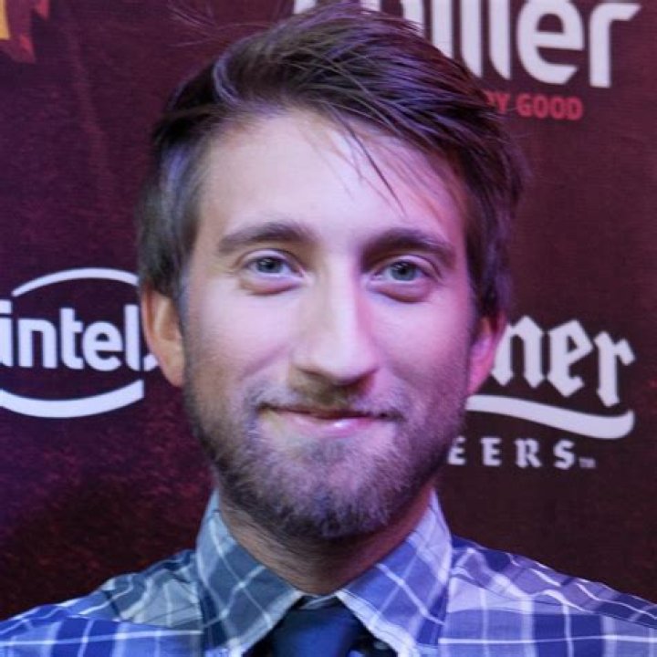 Gavin Free - Bio, Net Worth, Height