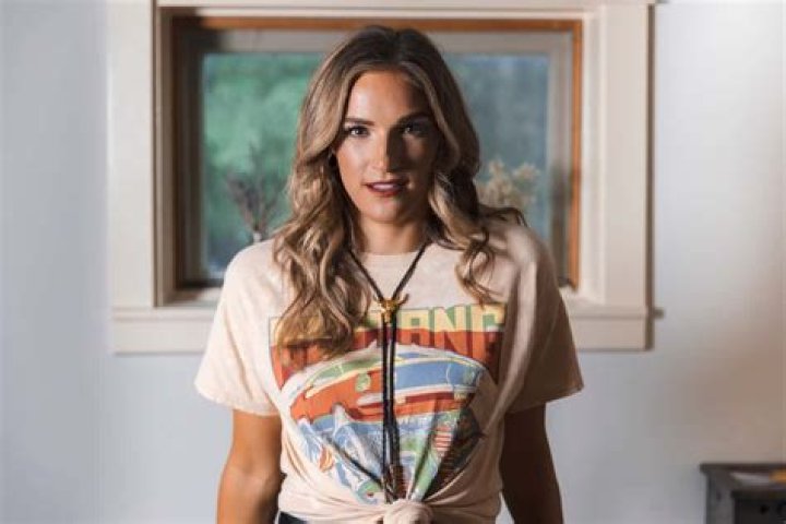 Grace Leer: Wiki, Bio, Age, Songs, Net Worth, American Idol, Insta