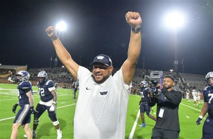 Gray powers West Jones | Sports