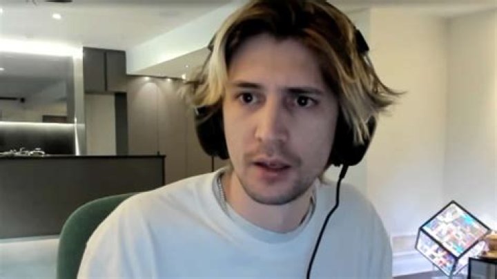 Hackers take over xQc's Twitter during Twitch livestream