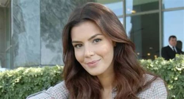 Hatice Sendil - Bio, Age, Height, Net Worth, Facts, Nationality