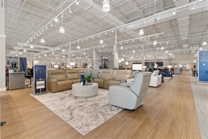 	Havertys to take over 2 Carls Furniture stores	