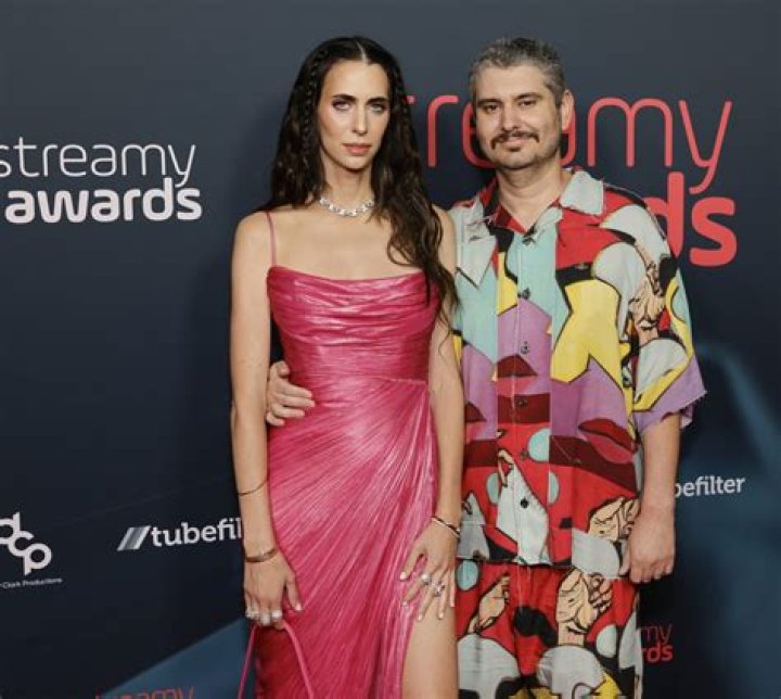 Hila Klein Net Worth 2024