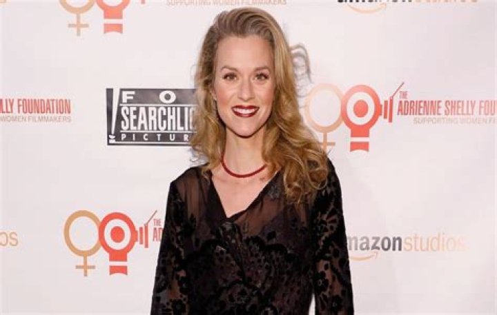 Hilarie Burton - Bio, Net Worth, Height