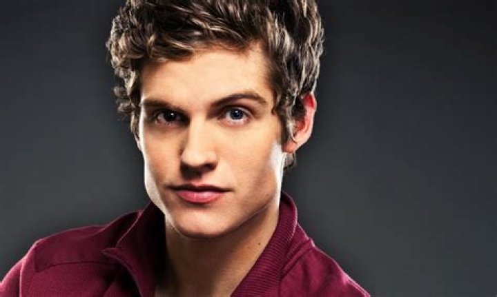 How Tall Is Daniel Sharman? His Series, Age & Education Details
