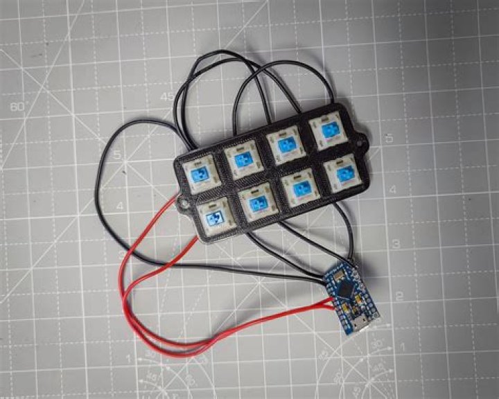How to Build a DIY QMK-Powered Macro Keypad