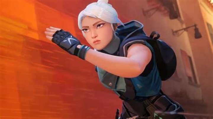 How to play Jett in Valorant: Abilities, tips & tricks