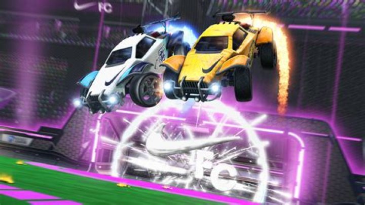 How to Throw Football in Rocket League