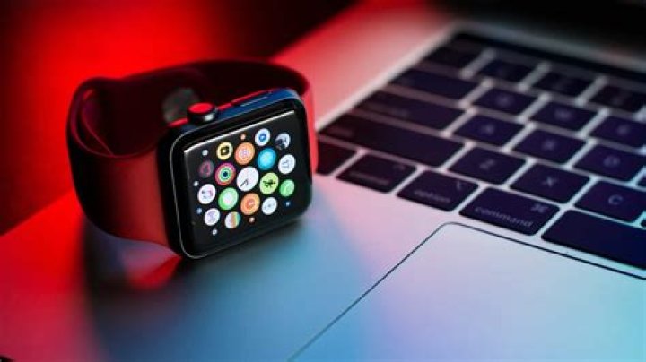 How to Use the Secret Safari Browser Hidden on Your Apple Watch