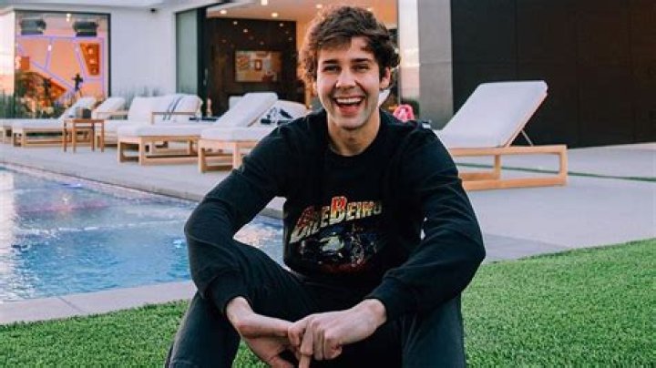 How to watch Discovering David Dobrik: Travel series with Vlog Squad