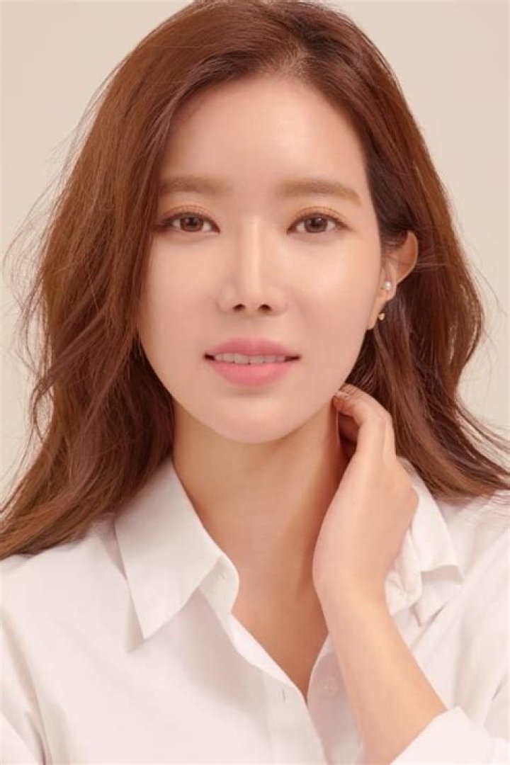 Im Soo-hyang - Bio, Age, Net Worth, Height, In Relation, Nationality, Wiki