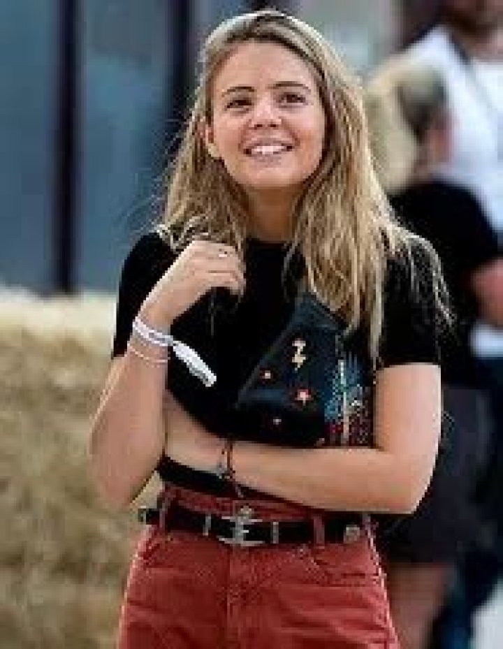 Isabel Hernaez: Wiki (Carlos Sainz Jr Girlfriend), Bio, Height, Net Worth