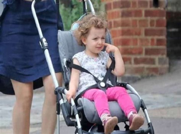 Isla Atkinson: Everything About Rowan Atkinson And Louise Ford's Daughter