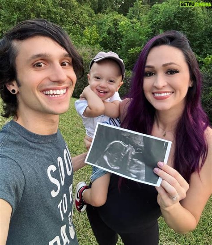 Jaclyn Glenn Age, Birthday, Net Worth, Wikipedia Bio, Family, Boyfriend