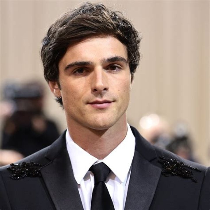 Jacob Elordi - Bio, Net Worth, Height