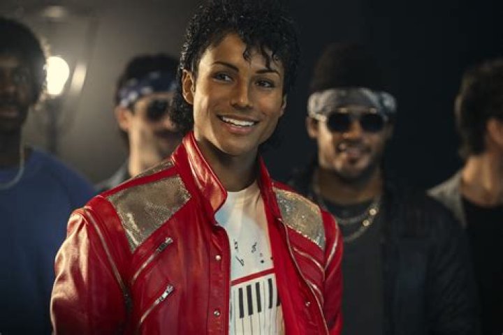 JERMAINE JACKSON PERFORMS WITH HIS SONS AND JAAFAR SOUNDS LIKE THE LATE MICHAEL JACKSON!