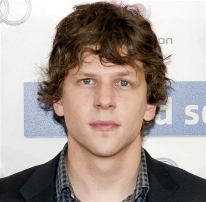 Jesse Eisenberg - Bio, Net Worth, Height