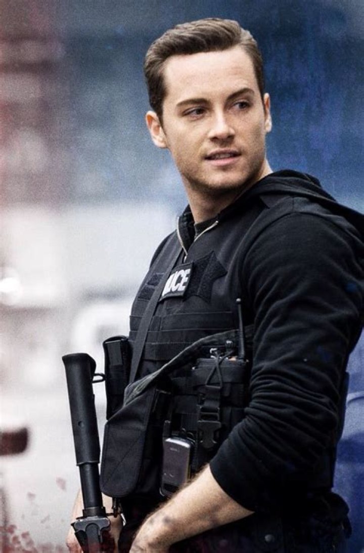 Jesse Lee Soffer - Bio, Age, Net Worth, Height, Single, Nationality, Body Measurement, Career