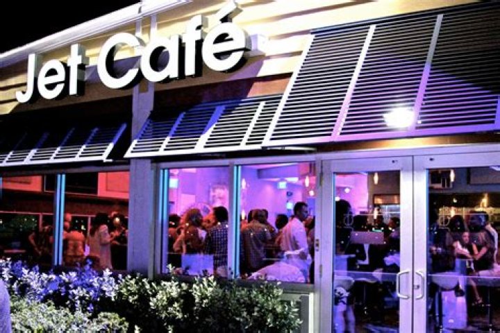 	Jet Runway Café takes pudding to new heights	