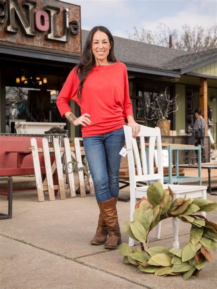Joanna Gaines Bio, Age, Height, Husband, Net Worth, House, and Store