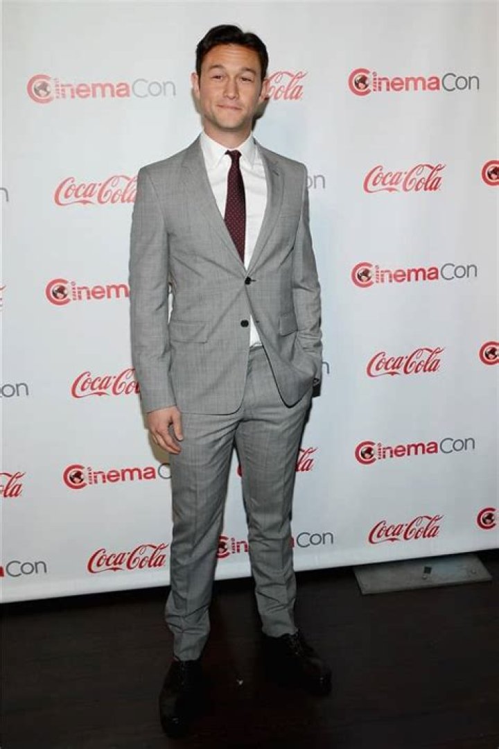 Joseph Gordon-Levitt - Bio, Age, Net Worth, Height, Married, Nationality