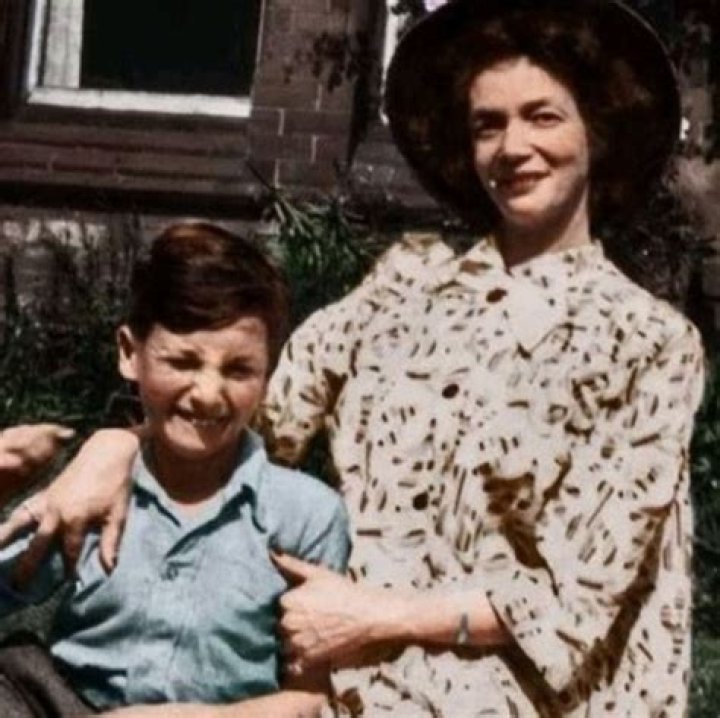 Julia Lennon: How Did John Lennon's Mother Die?