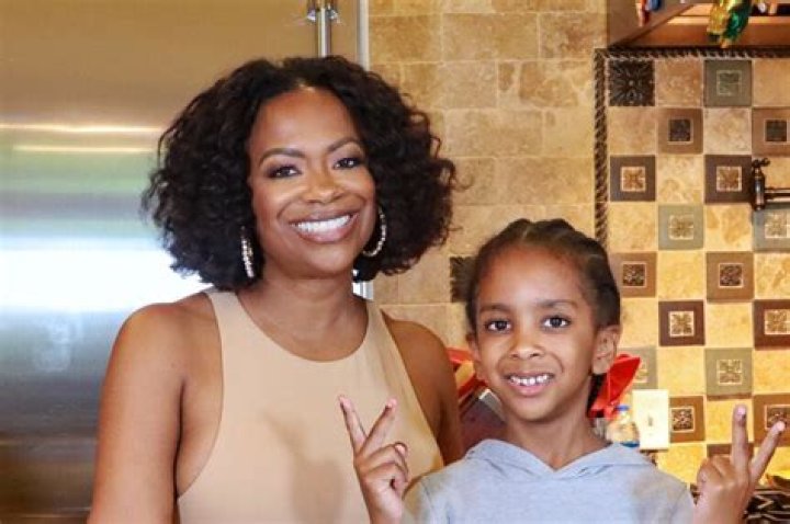 KANDI BURRUSS’S SON, ACE TUCKER, MAKES HIS DEBUT ON ‘FAVORITE SON’