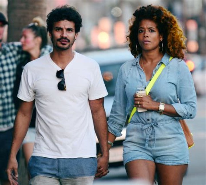 KELIS AND HUSBAND MIKE MORA ARE EXPECTING