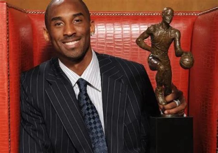 Kobe Bryant - Bio, Age, Net Worth, Height, Single, Nationality, Career, Wiki
