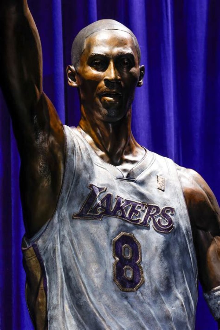 Kobe Bryant statue unveiled outside Lakers' arena