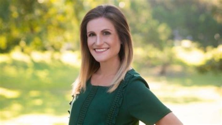 Lauren Due Bio, Age, Height, Husband, Salary, Net Worth News 12