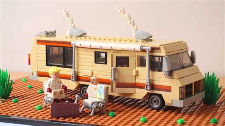 Lego Breaking Bad parody cooks up a co-op meth-making adventure