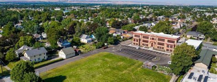 Lincoln High School - Walla Walla