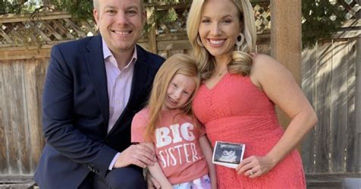 Lindsay Shively Age, Bio, Wikipedia, Married, Husband, Pregnant?, Baby