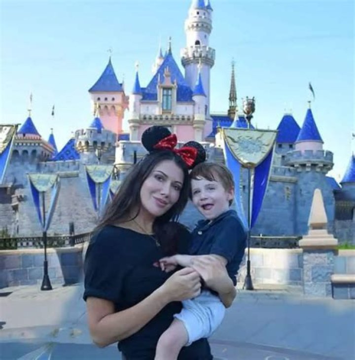 Lorry Hill: Wiki, Bio, Age, Husband, Height, Plastic Surgery, YouTube, Kids