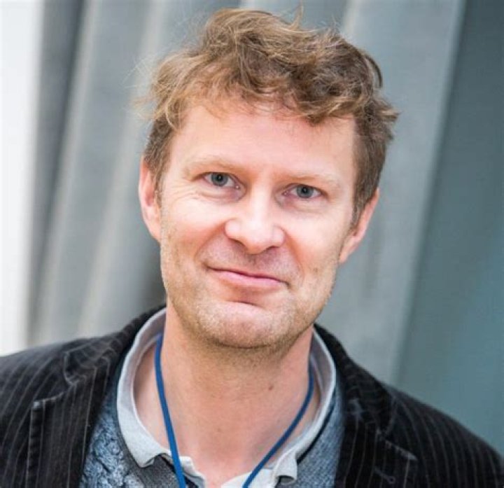 Luke Harding Net Worth 2024