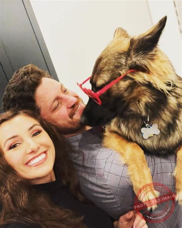 Mackenzie Bart Bio, Age, Height, Husband, Salary, Net Worth ABC7