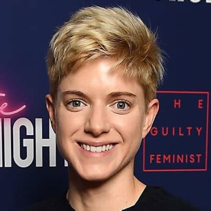 Mae Martin - Bio, Age, Career, Net Worth, Height, Facts, Nationality