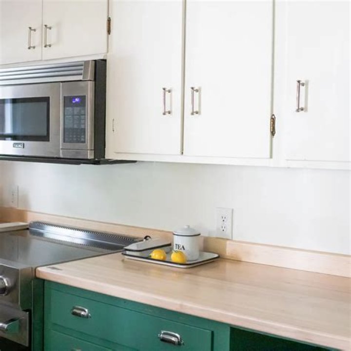 Maple Countertop
– Laurel Mercantile
