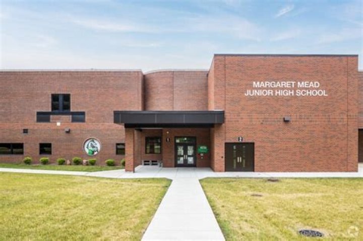 Margaret Mead Junior High School - Elk Grove Village